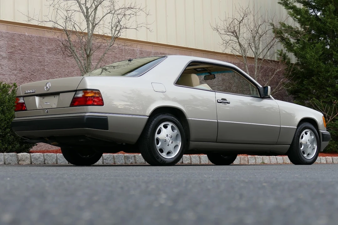 1993 Mercedes-Benz W124 E-Class - Image 14 of 31