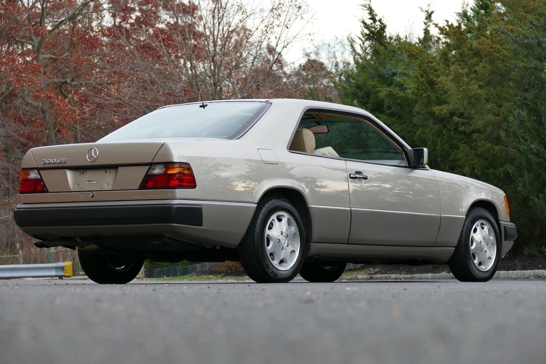 1993 Mercedes-Benz W124 E-Class - Image 13 of 31