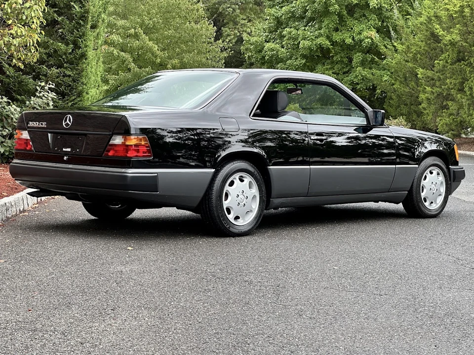 1993 Mercedes-Benz W124 E-Class - Image 16 of 31