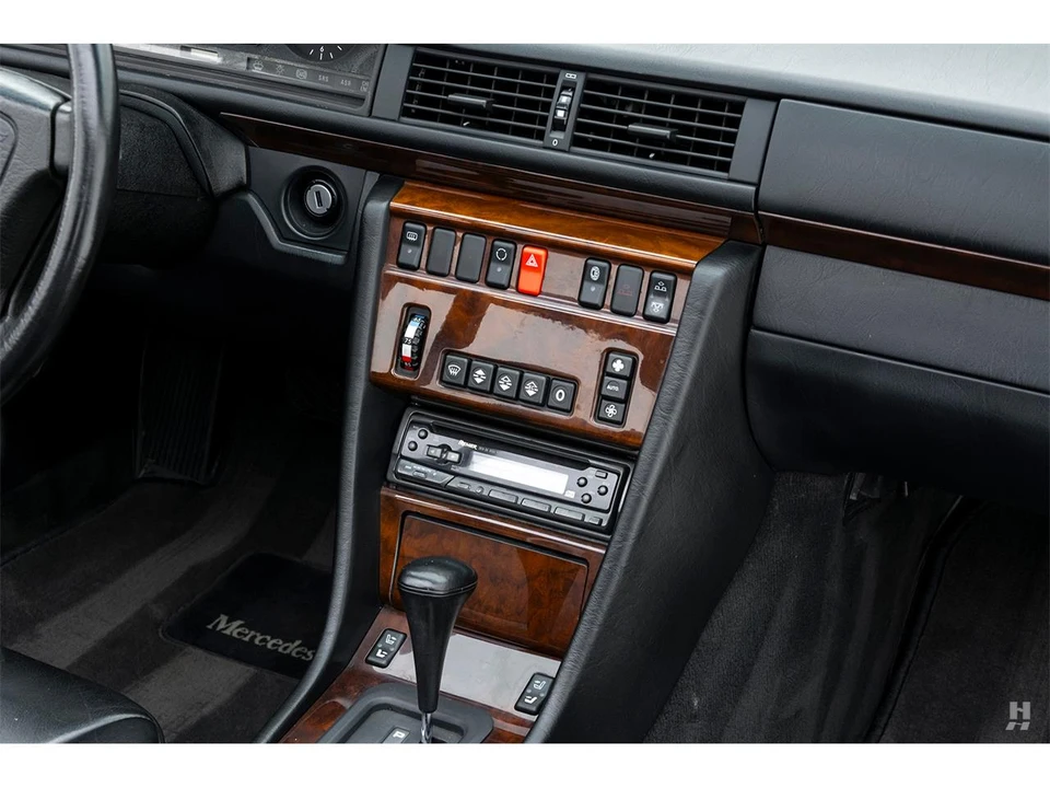 1993 Mercedes-Benz W124 E-Class - Image 12 of 31