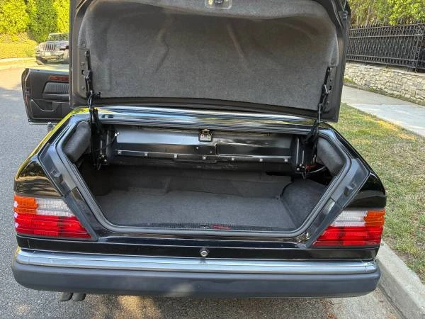 1993 Mercedes-Benz W124 E-Class - Image 23 of 31