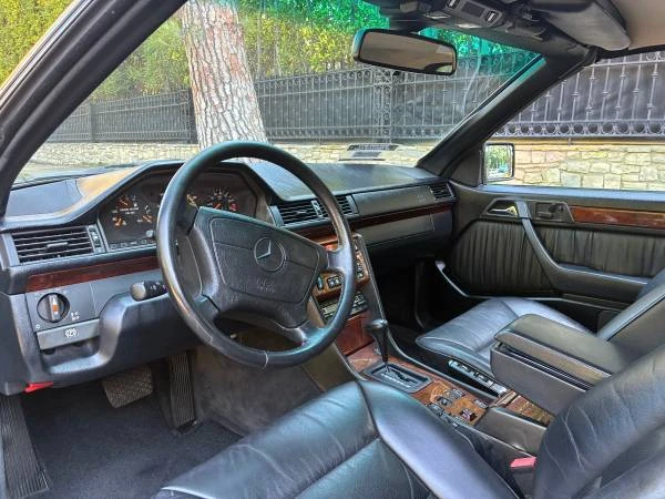 1993 Mercedes-Benz W124 E-Class - Image 18 of 31