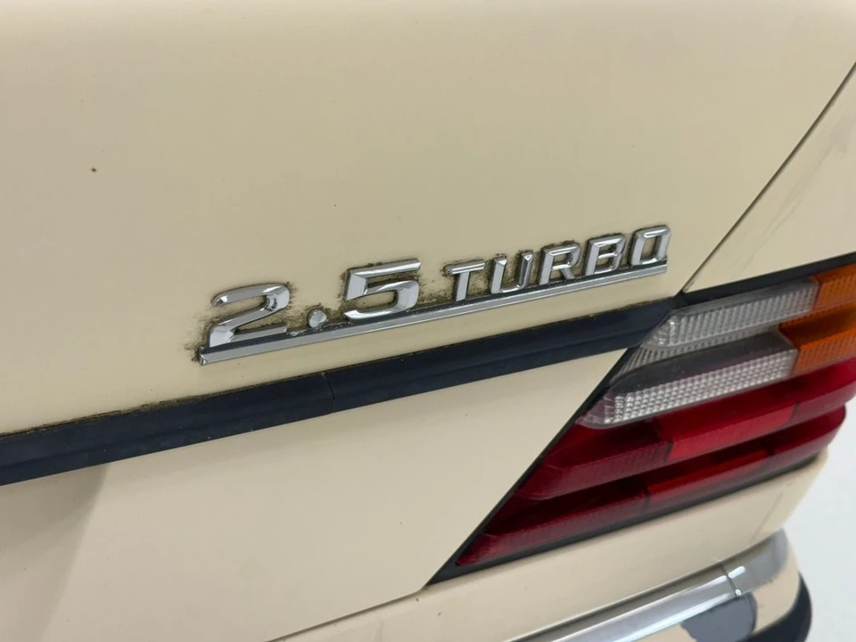 1993 Mercedes-Benz W124 E-Class - Image 18 of 21