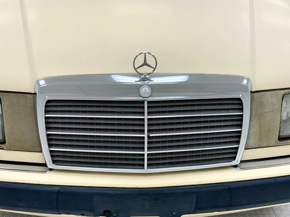 1993 Mercedes-Benz W124 E-Class - Image 9 of 12