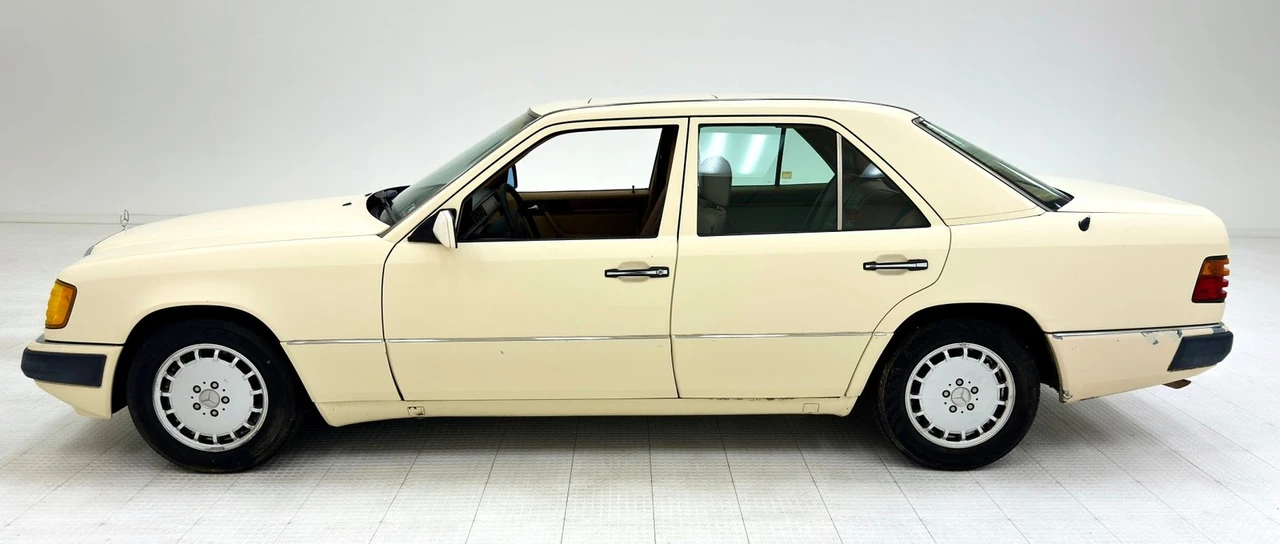 1993 Mercedes-Benz W124 E-Class - Image 2 of 12