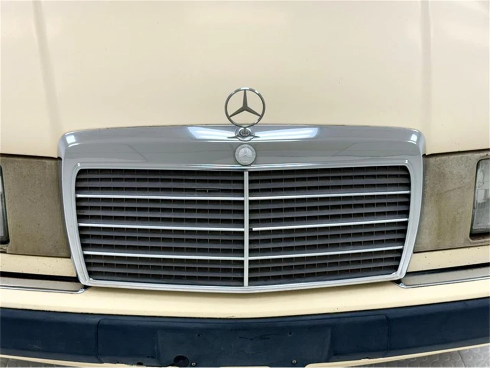 1993 Mercedes-Benz 190E - Image 9 of 31