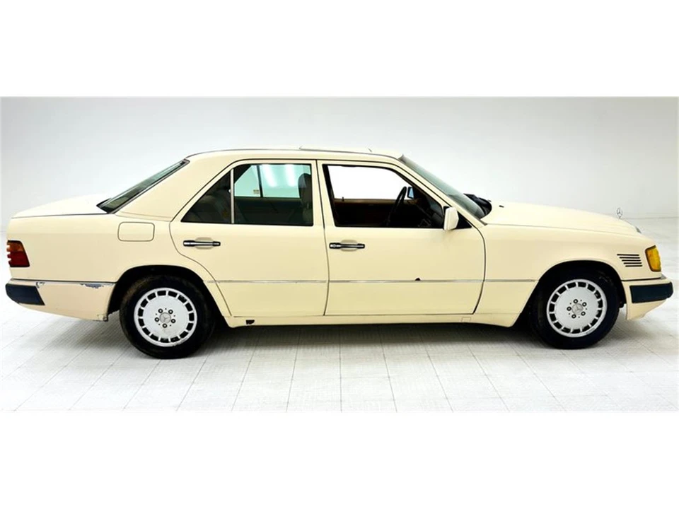 1993 Mercedes-Benz 190E - Image 6 of 31