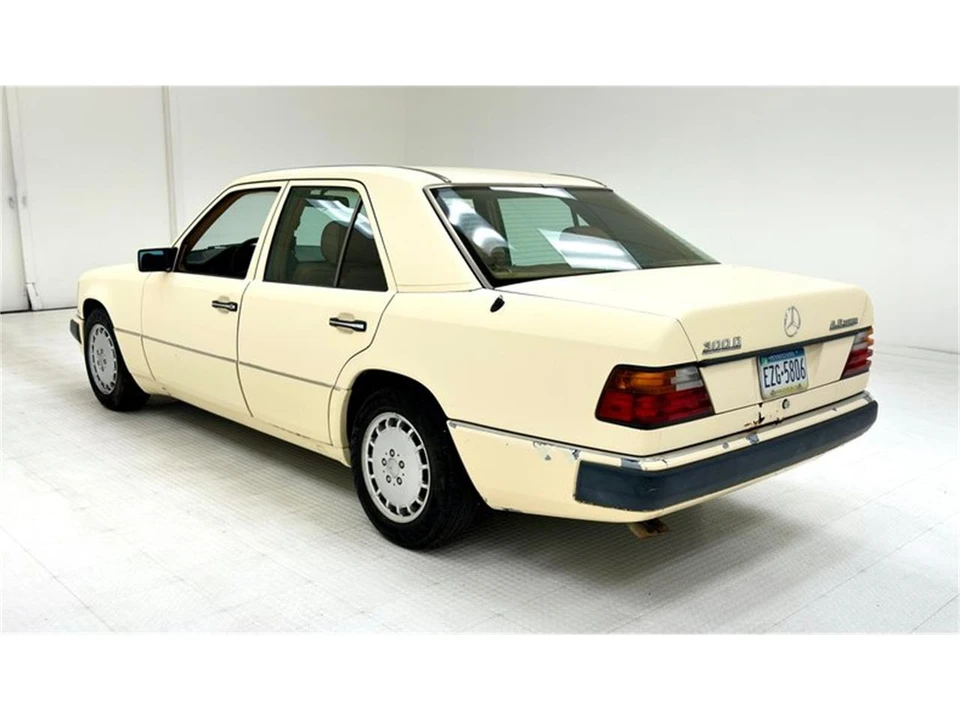 1993 Mercedes-Benz 190E - Image 3 of 31