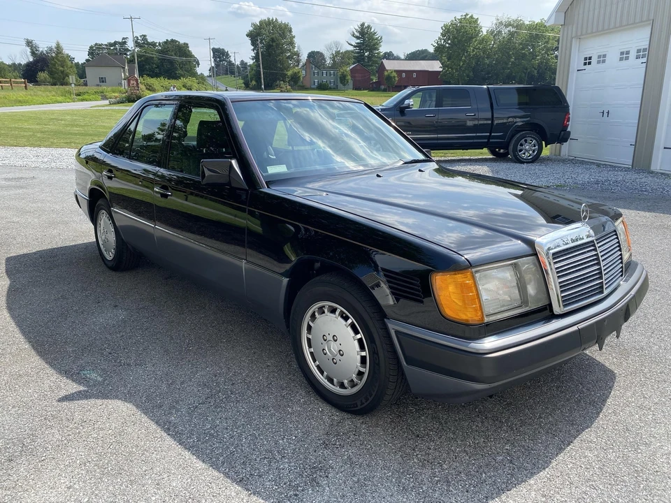 1993 Mercedes-Benz W124 E-Class - Image 12 of 31