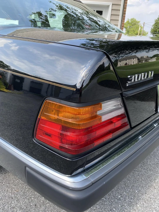 1993 Mercedes-Benz W124 E-Class - Image 17 of 31