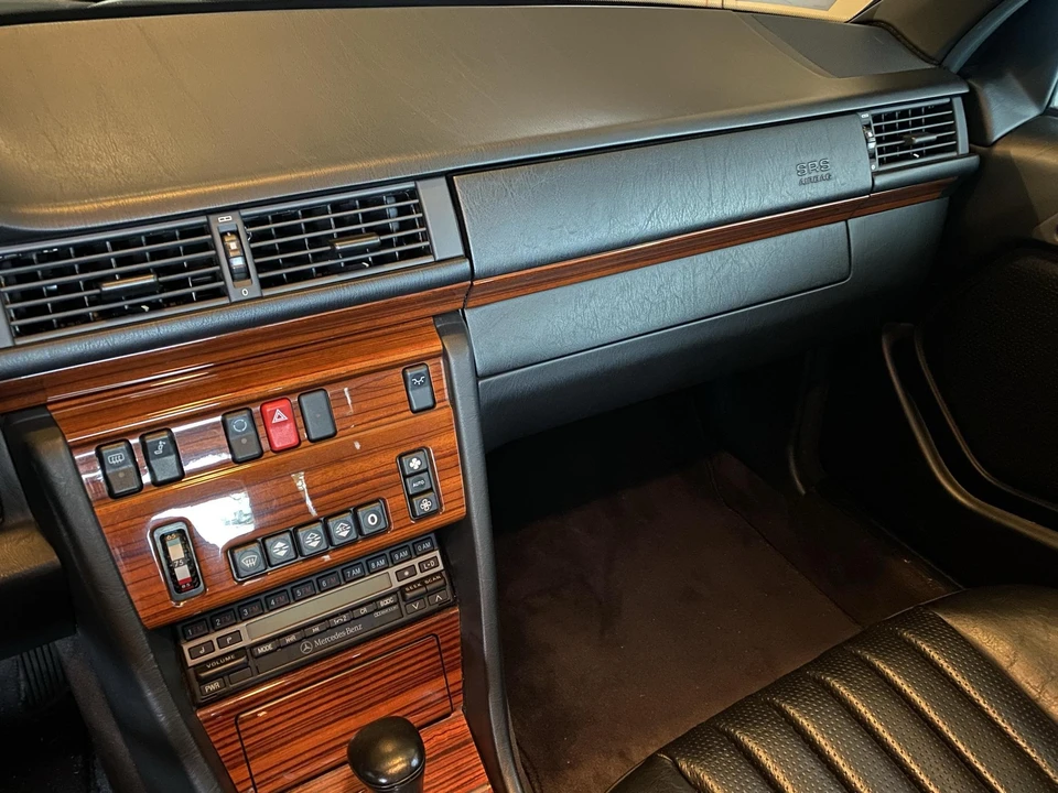 1993 Mercedes-Benz W124 E-Class - Image 30 of 31