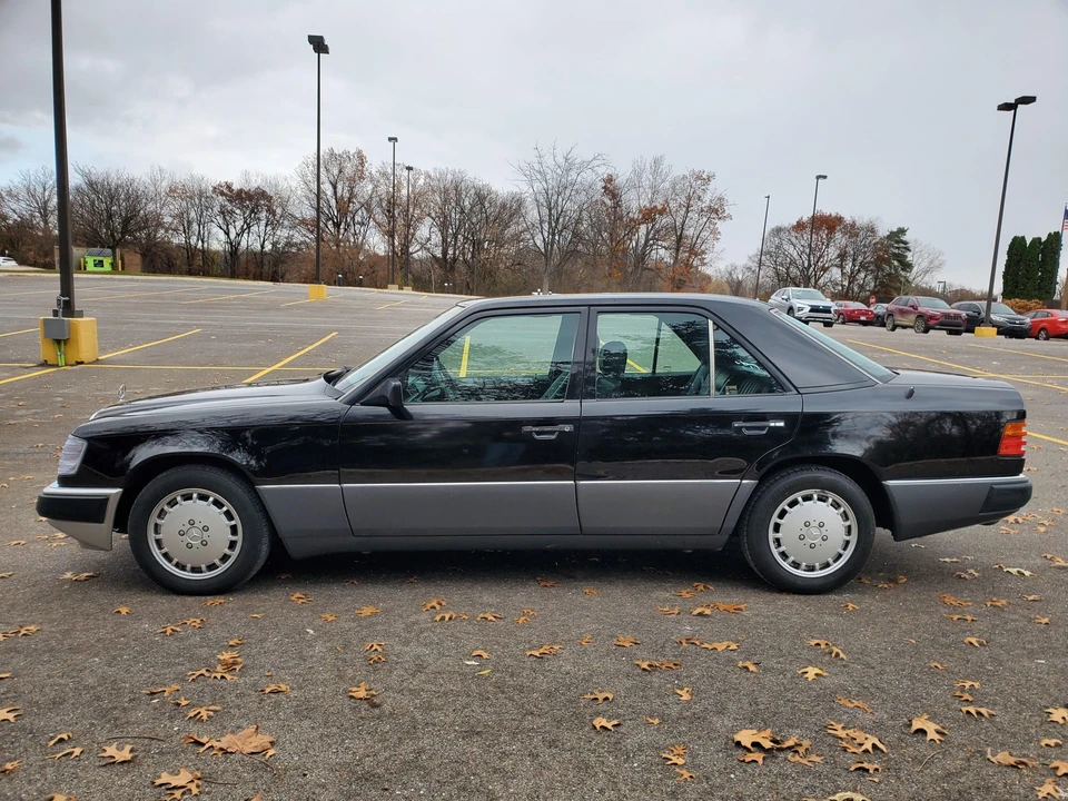 1993 Mercedes-Benz W124 E-Class - Image 23 of 31