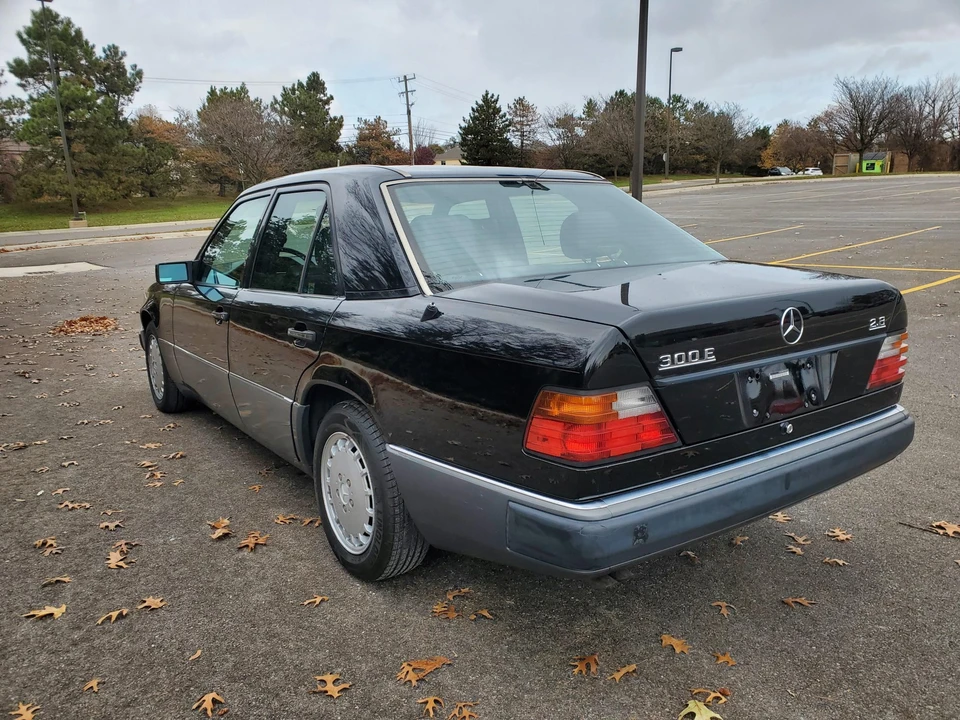1993 Mercedes-Benz W124 E-Class - Image 20 of 31
