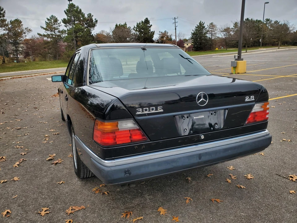 1993 Mercedes-Benz W124 E-Class - Image 19 of 31