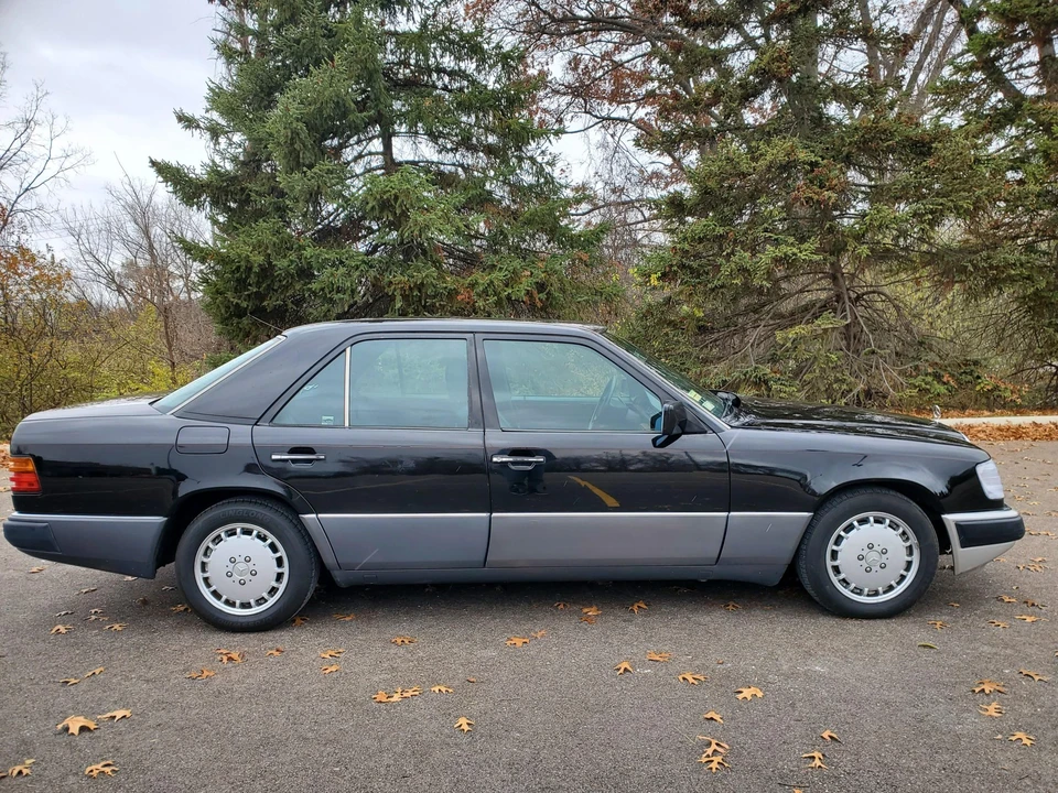 1993 Mercedes-Benz W124 E-Class - Image 11 of 31