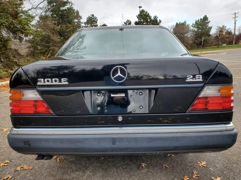 1993 Mercedes-Benz W124 E-Class - Image 18 of 31