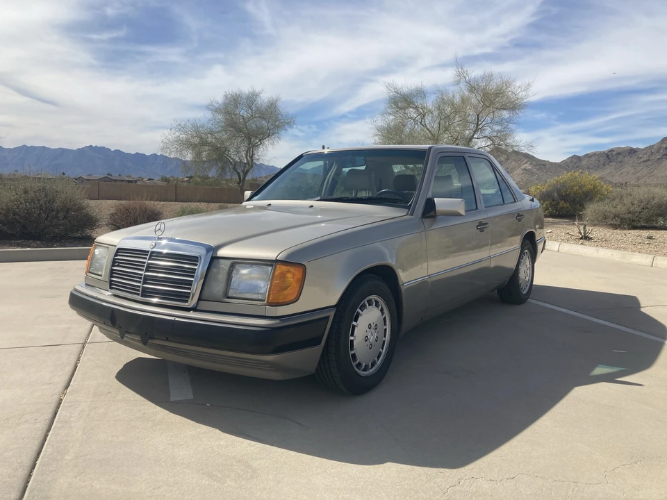 1993 Mercedes-Benz W124 E-Class - Image 2 of 31