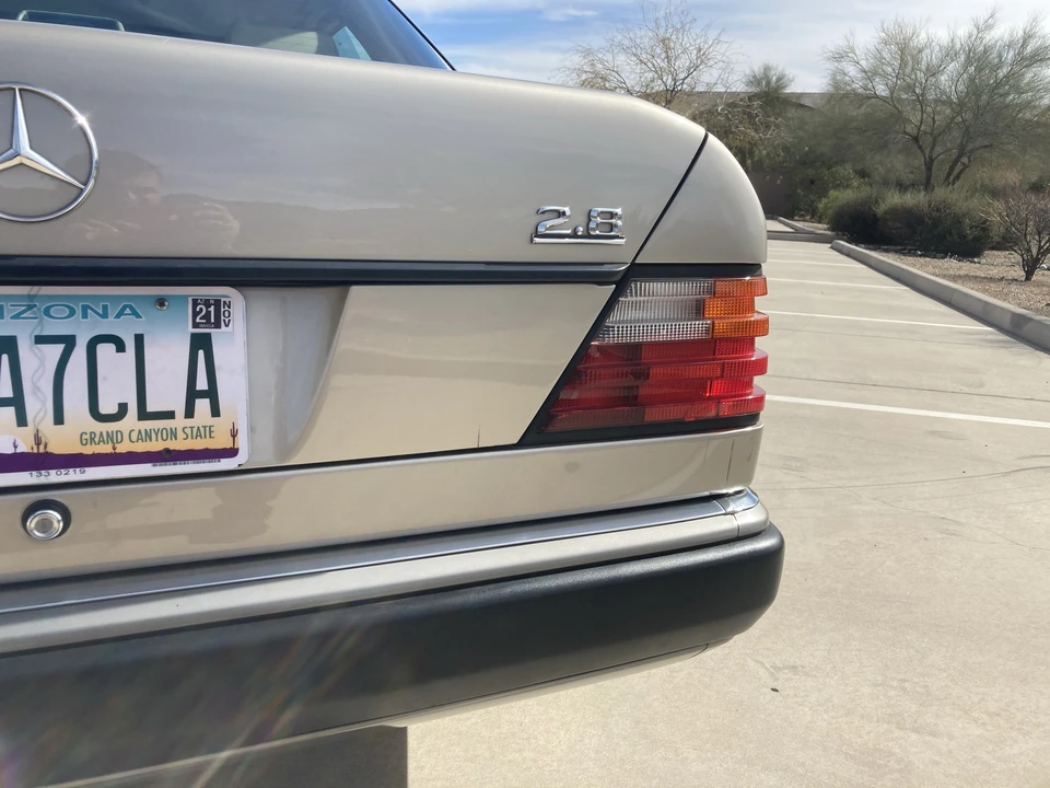 1993 Mercedes-Benz W124 E-Class - Image 14 of 31