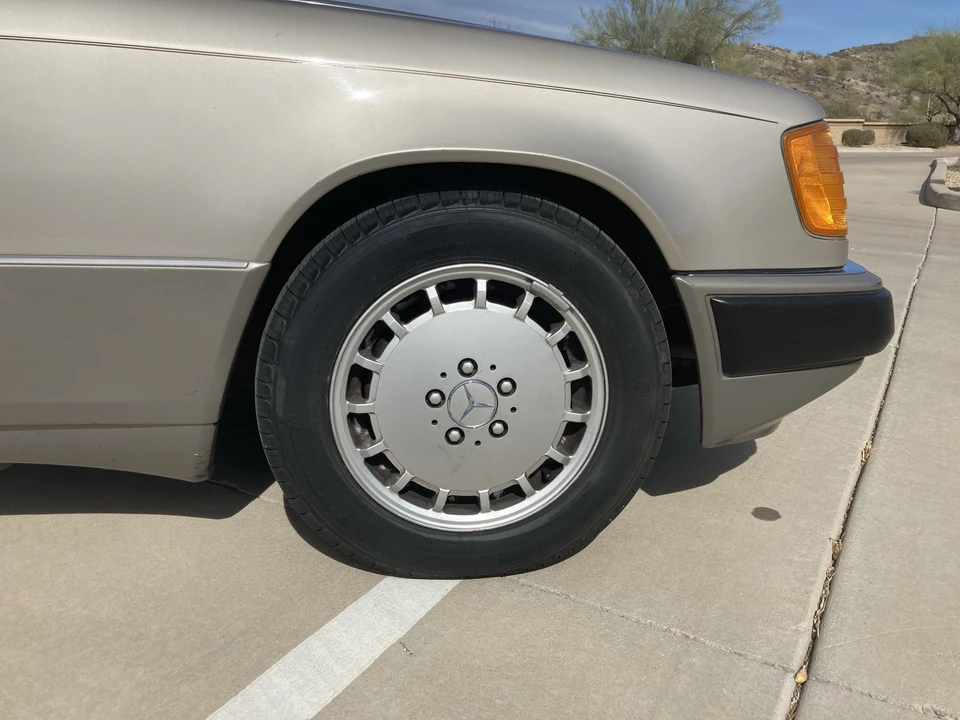 1993 Mercedes-Benz W124 E-Class - Image 26 of 31