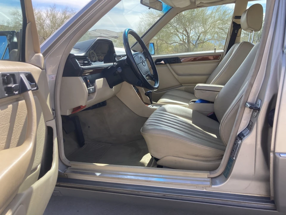 1993 Mercedes-Benz W124 E-Class - Image 29 of 31