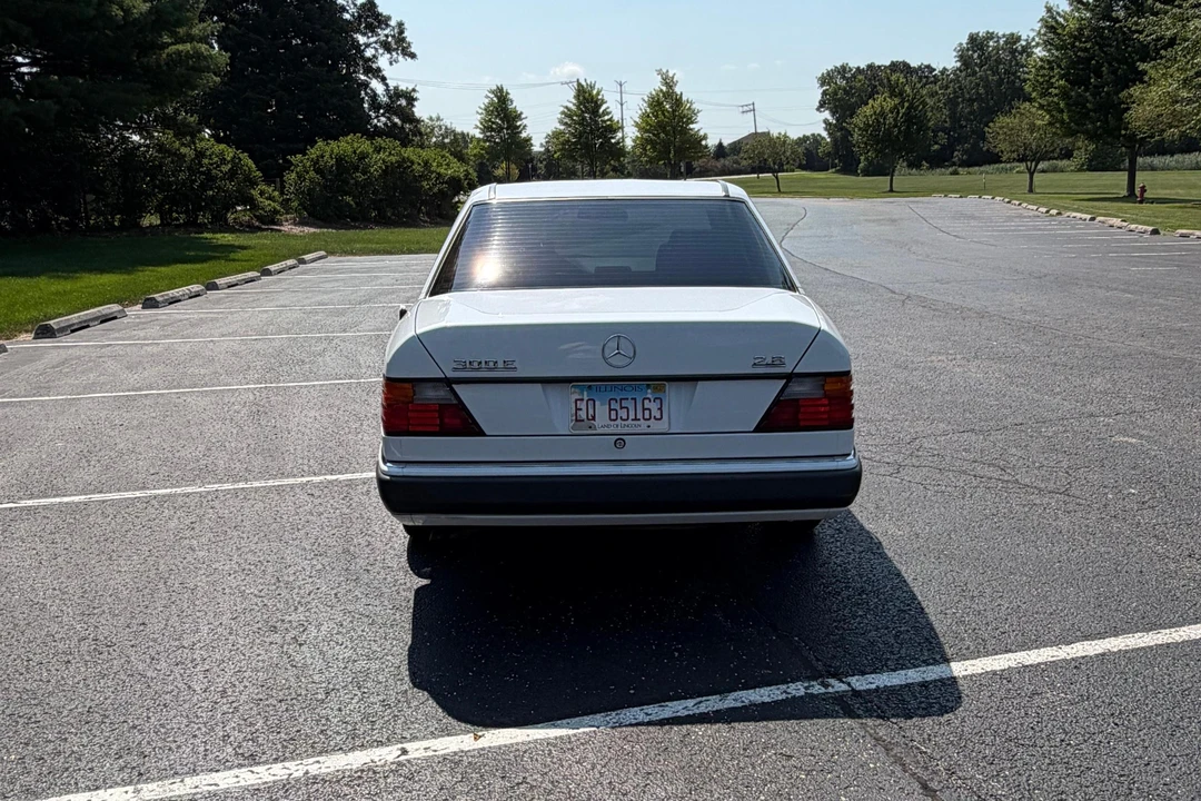 1993 Mercedes-Benz W124 E-Class - Image 9 of 31