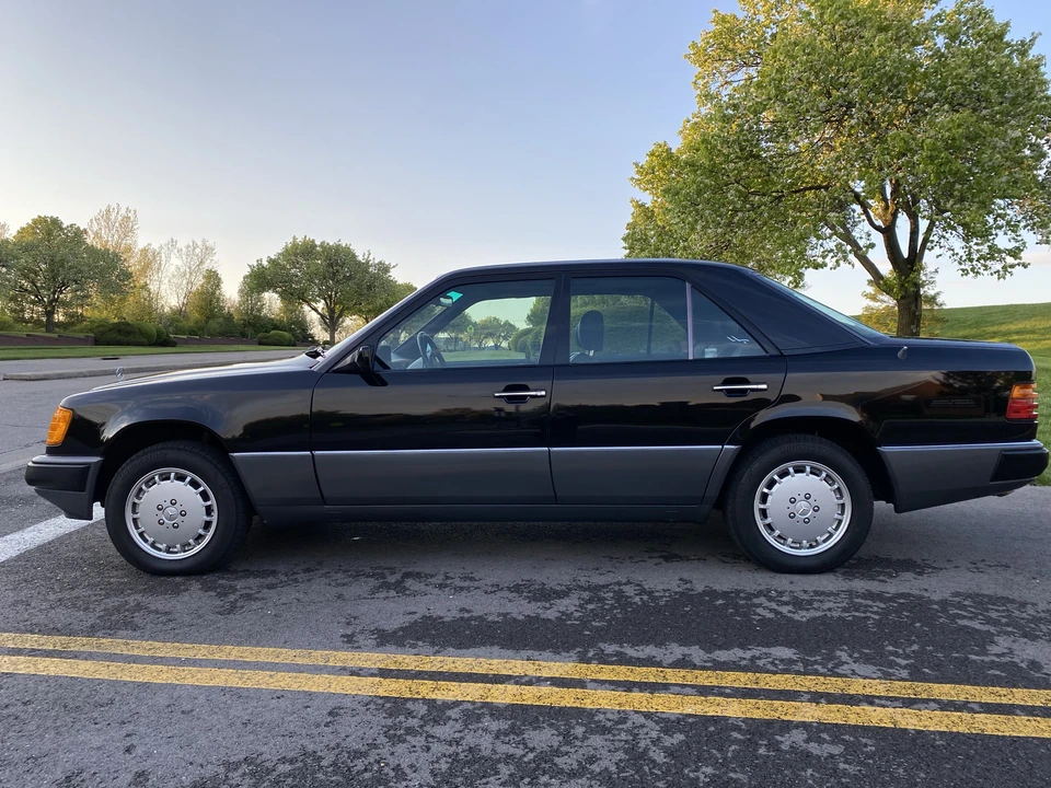 1993 Mercedes-Benz W124 E-Class - Image 4 of 31