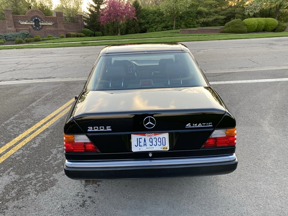 1993 Mercedes-Benz W124 E-Class - Image 9 of 31