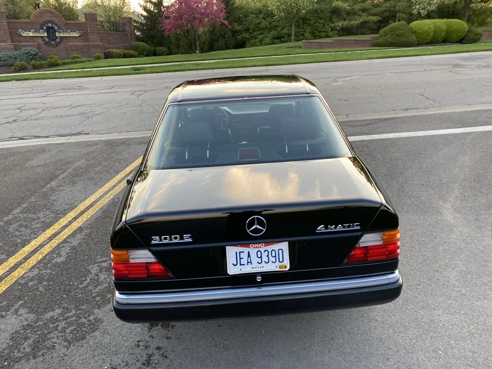 1993 Mercedes-Benz W124 E-Class - Image 8 of 31