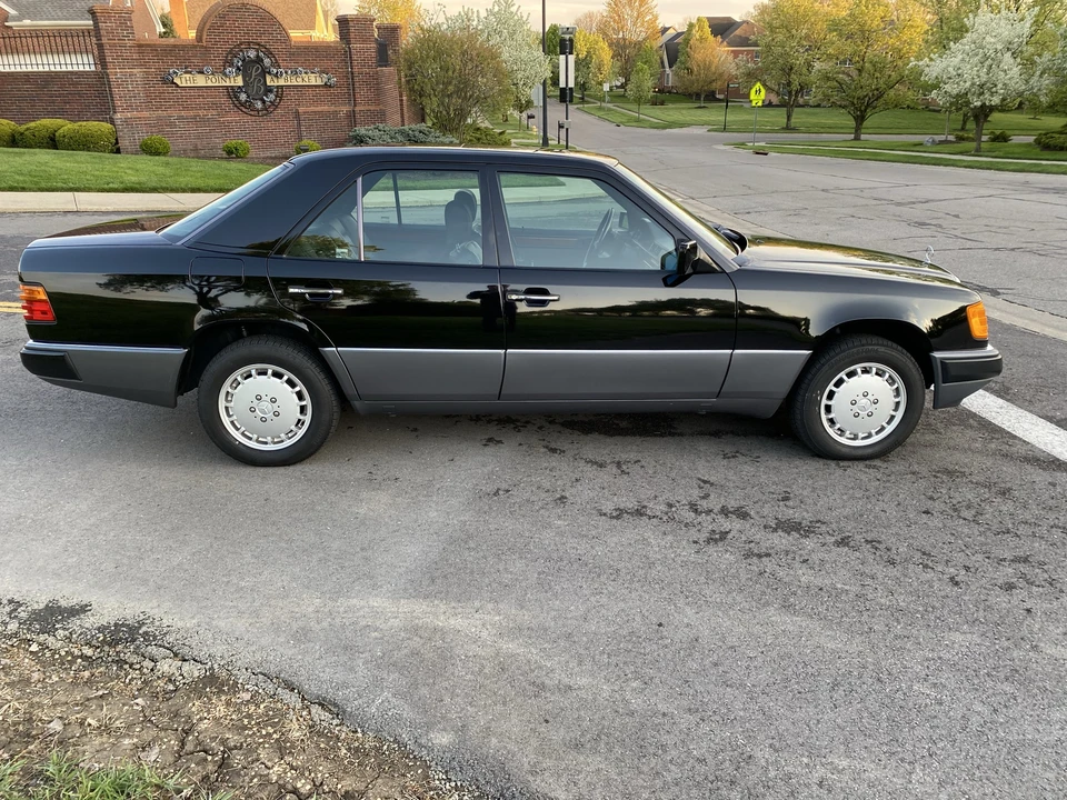 1993 Mercedes-Benz W124 E-Class - Image 12 of 31