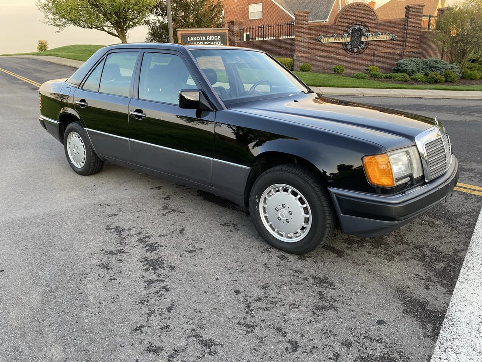 1993 Mercedes-Benz W124 E-Class - Image 14 of 31