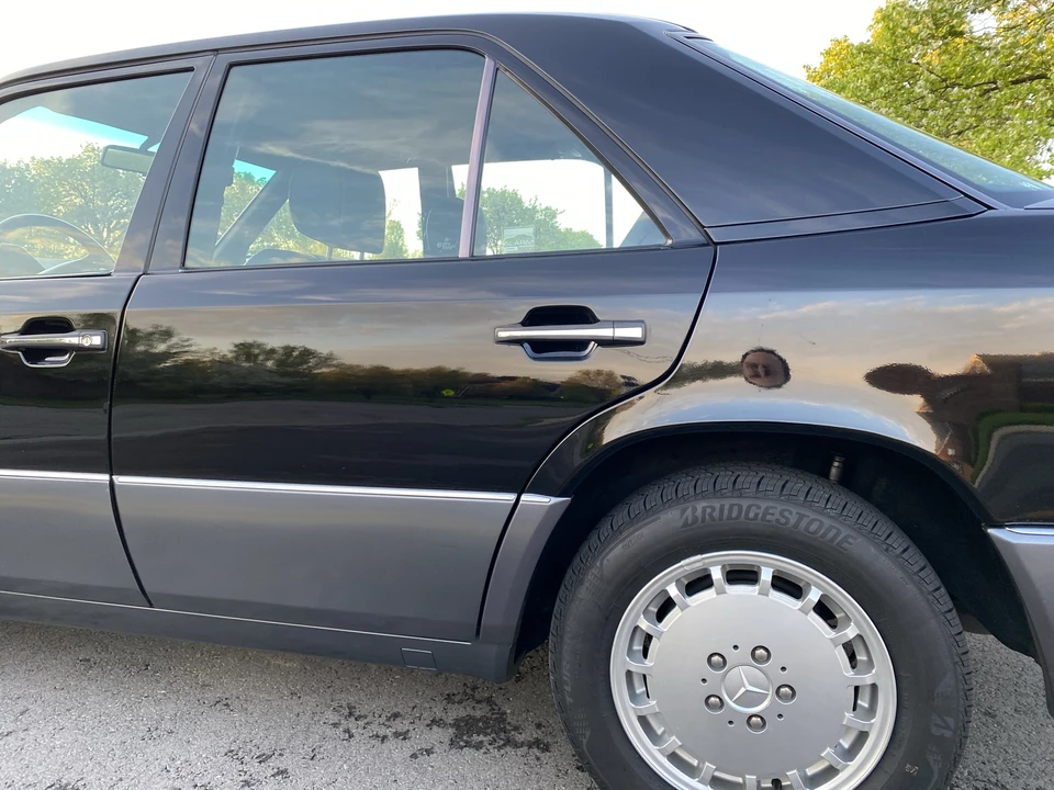 1993 Mercedes-Benz W124 E-Class - Image 30 of 31