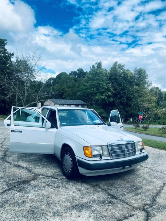 1993 Mercedes-Benz W124 E-Class - Image 10 of 13