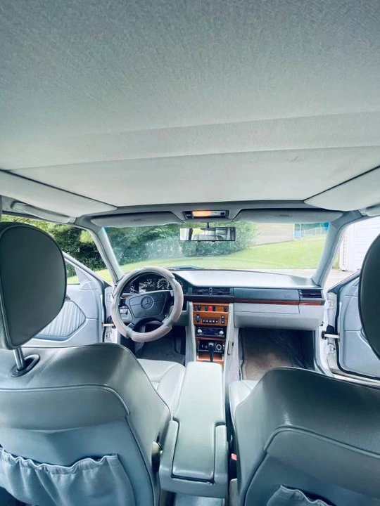 1993 Mercedes-Benz W124 E-Class - Image 12 of 13