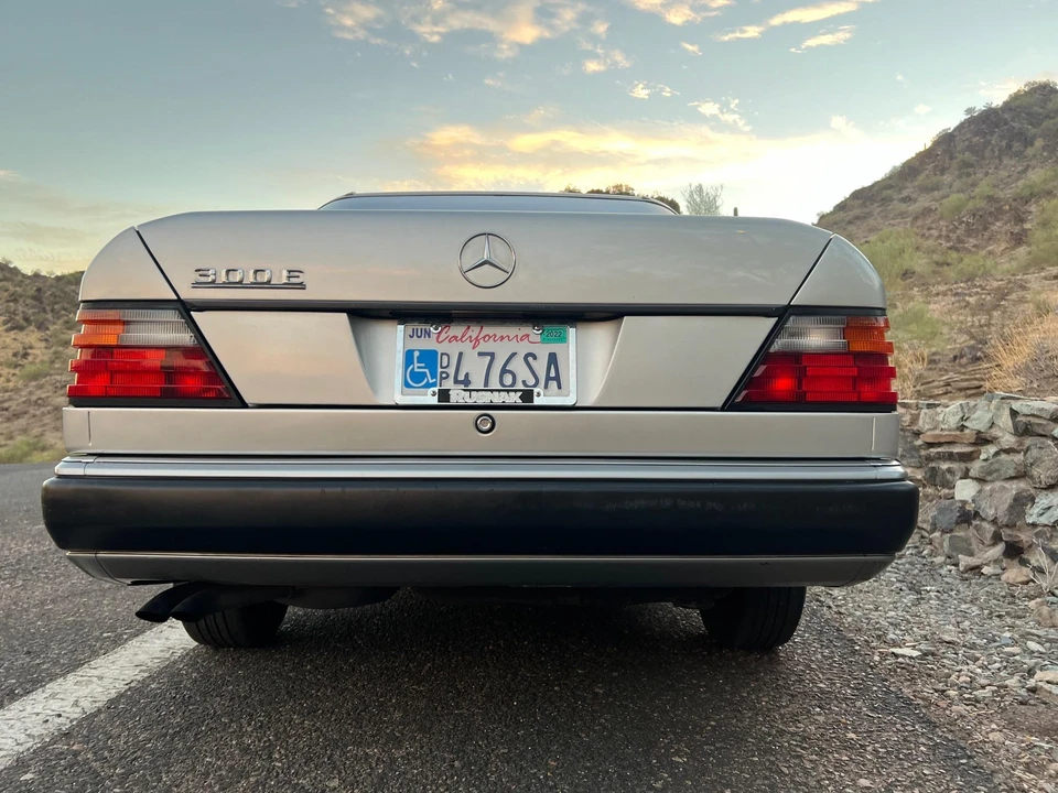 1993 Mercedes-Benz W124 E-Class - Image 18 of 31