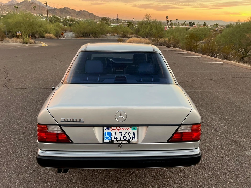 1993 Mercedes-Benz W124 E-Class - Image 17 of 31