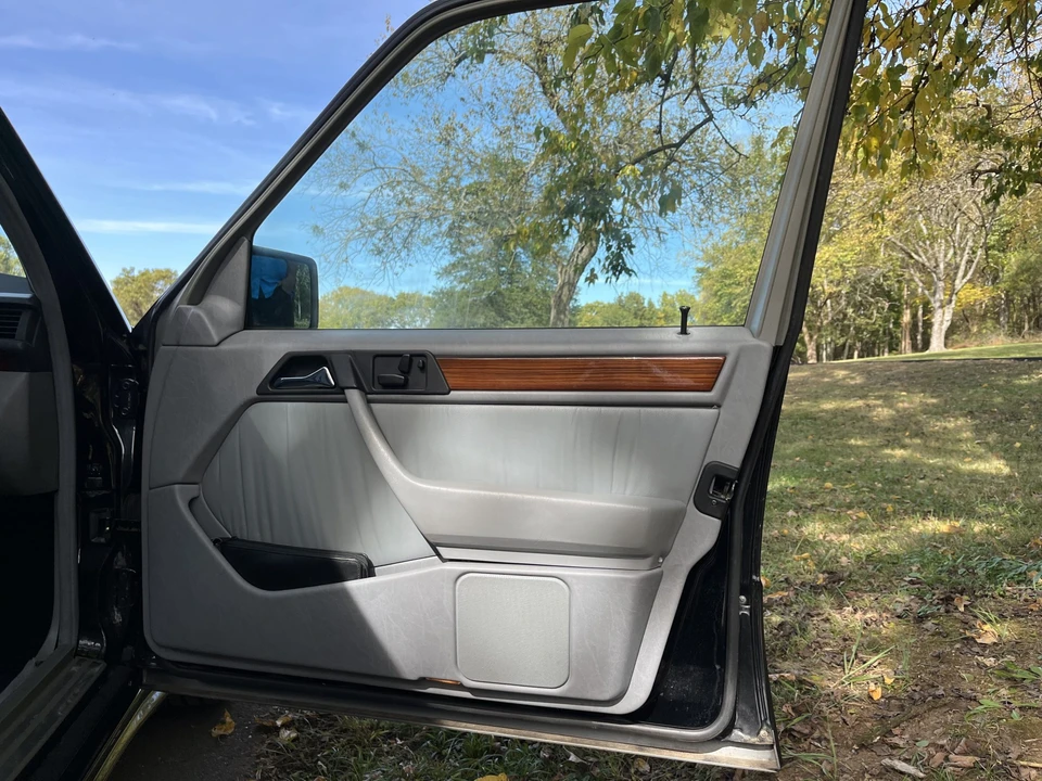 1993 Mercedes-Benz W124 E-Class - Image 28 of 31