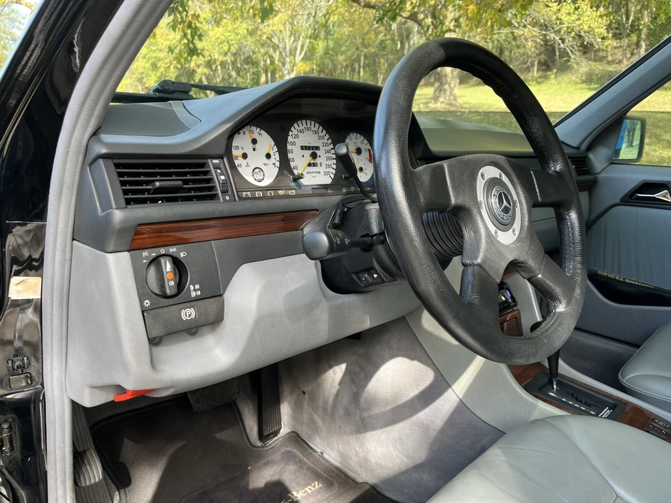 1993 Mercedes-Benz W124 E-Class - Image 29 of 31