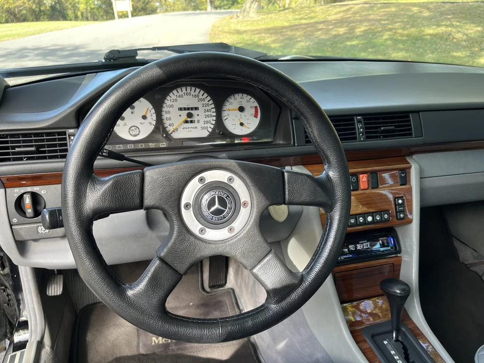 1993 Mercedes-Benz W124 E-Class - Image 30 of 31