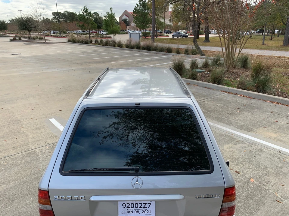 1993 Mercedes-Benz W124 E-Class - Image 8 of 31