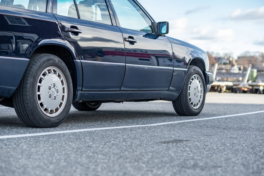 1993 Mercedes-Benz W124 E-Class - Image 30 of 31