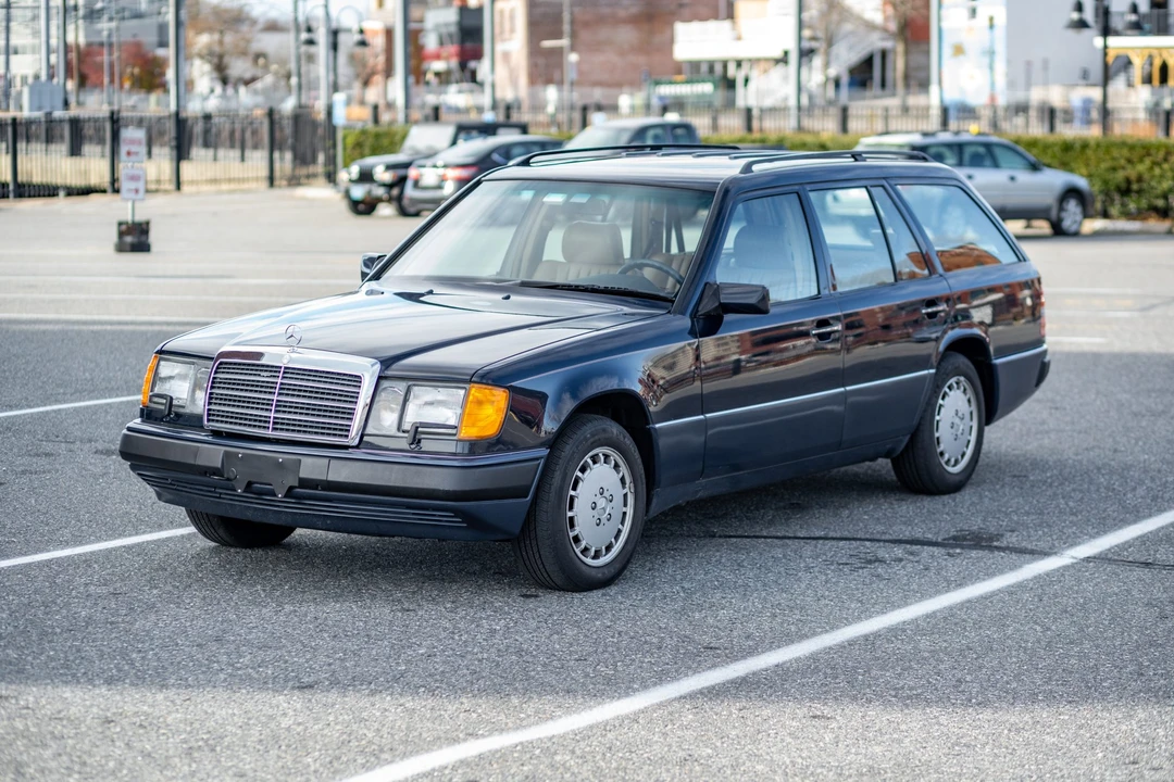 1993 Mercedes-Benz W124 E-Class - Image 2 of 31