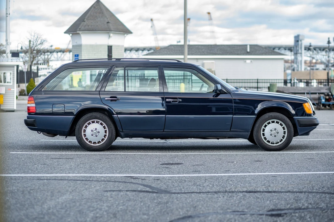 1993 Mercedes-Benz W124 E-Class - Image 8 of 31