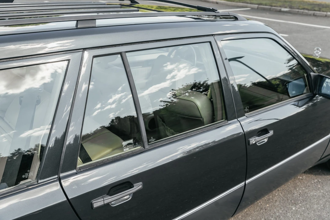 1993 Mercedes-Benz W124 E-Class - Image 31 of 31