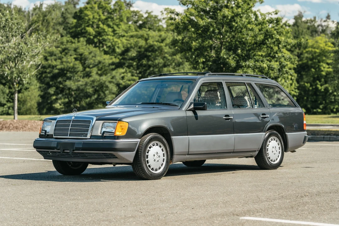 1993 Mercedes-Benz W124 E-Class - Image 2 of 31