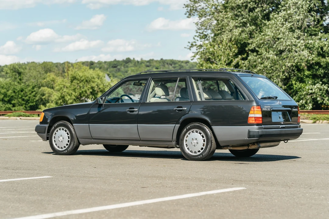 1993 Mercedes-Benz W124 E-Class - Image 10 of 31