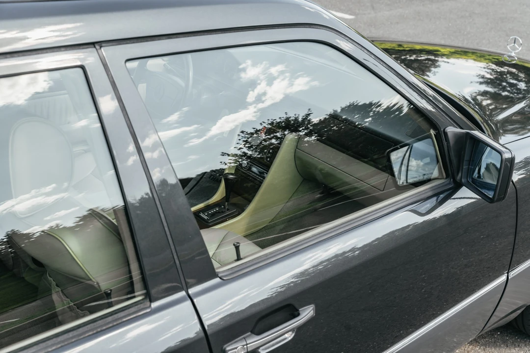 1993 Mercedes-Benz W124 E-Class - Image 30 of 31
