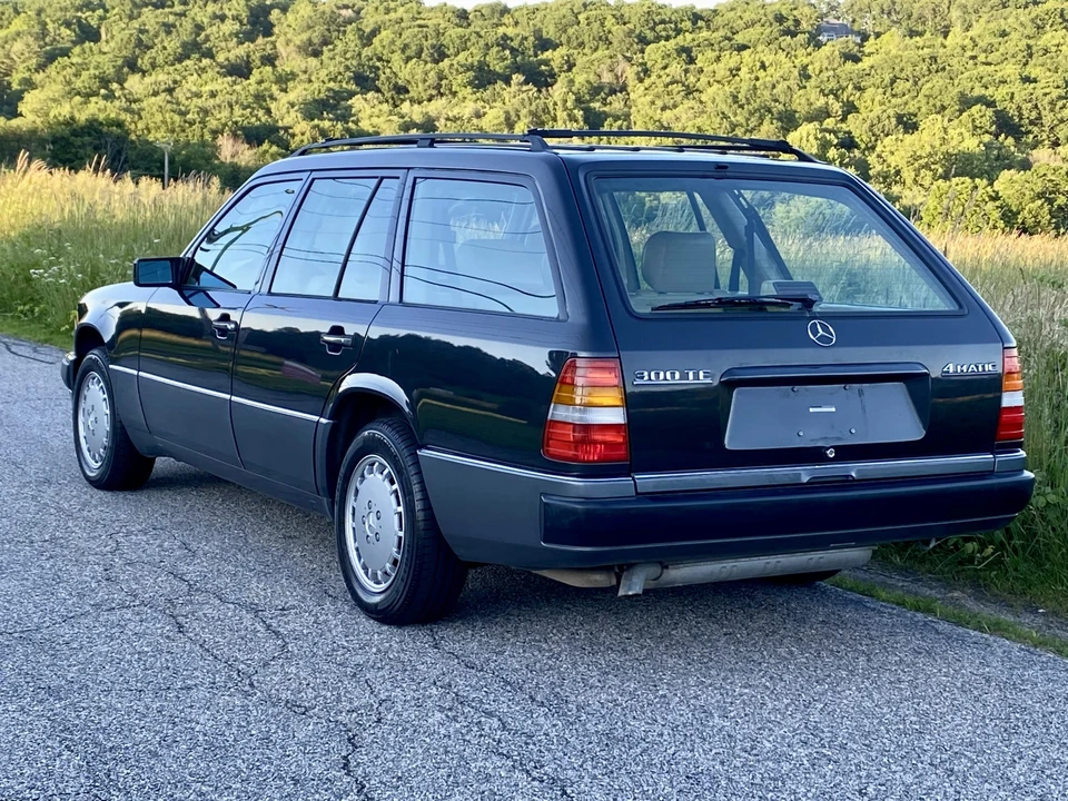 1993 Mercedes-Benz W124 E-Class - Image 18 of 31