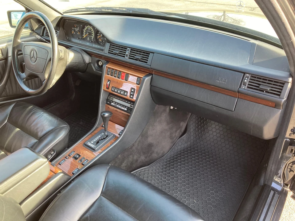 1993 Mercedes-Benz W124 E-Class - Image 30 of 31