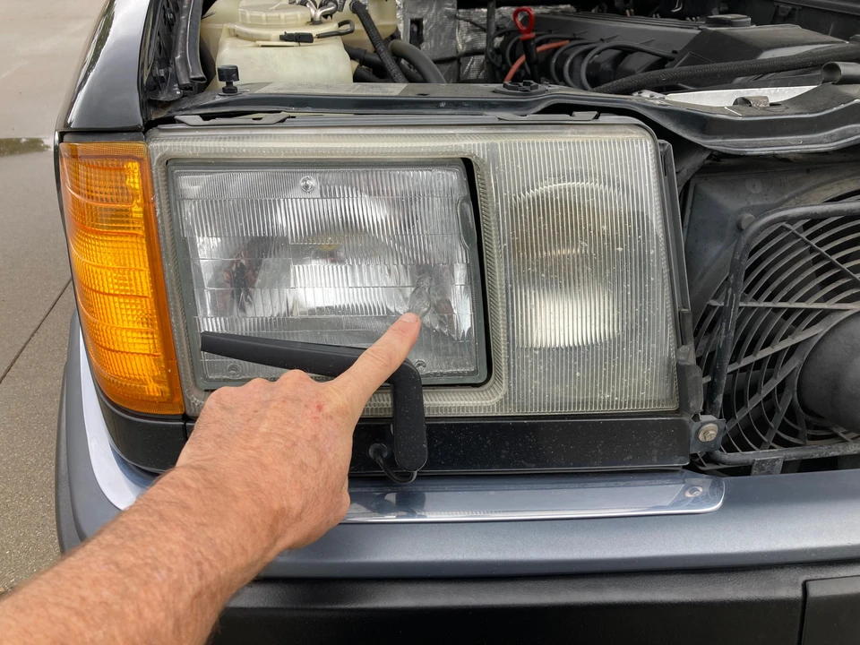 1993 Mercedes-Benz W124 E-Class - Image 13 of 31