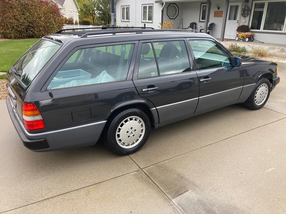 1993 Mercedes-Benz W124 E-Class - Image 11 of 31